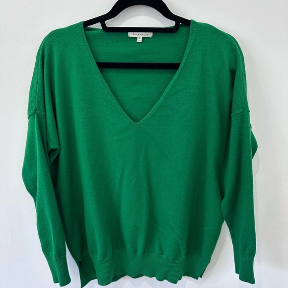 BaeVely Women’s Green V-Neck Sweater - S - Picture 1 of 7
